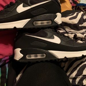 Nike sneakers black and white air Max sz 9
